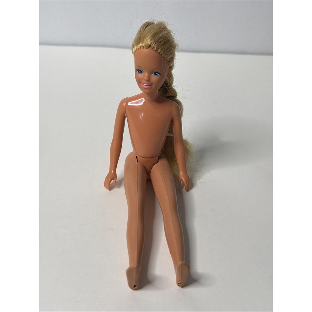 Vintage Mattel Skipper doll 1984 blonde hair blue eyes 9.5 inch Barbie